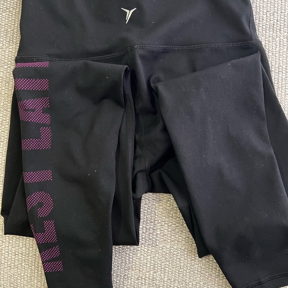 Old Navy work out pants. Size small. - Picture 4 of 4